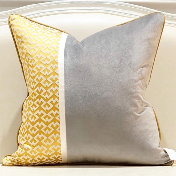 Luxury Home | Soft Velvet Jaquard Pillow Cover - Picture 2 of 7